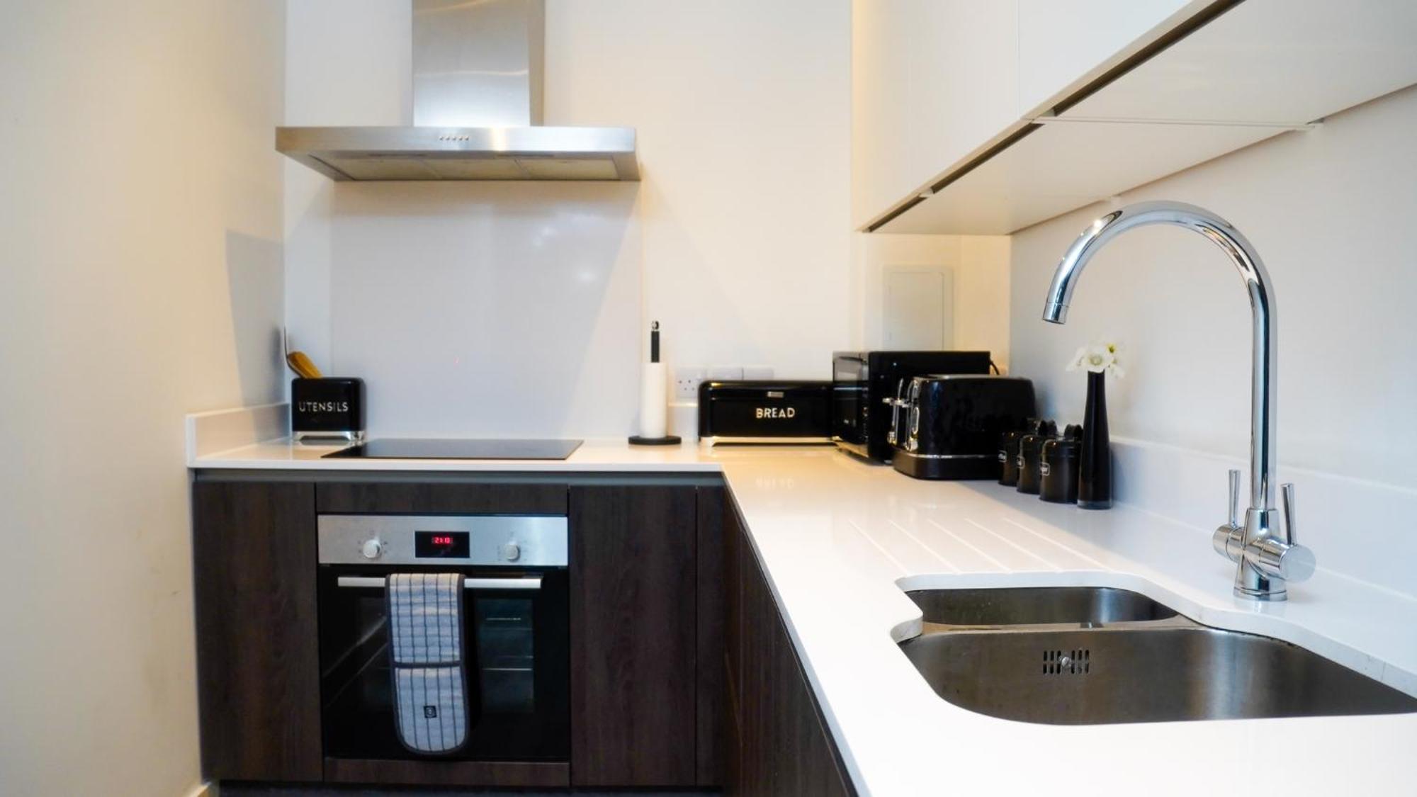 Manchester City Centre Apt With Balcony & Free Parking - Including Free 1-Hour Early Check-In Or Late Check-Out For Bookings Until July, Justeat Voucher For 2-Night Stays Minimum! Exterior foto